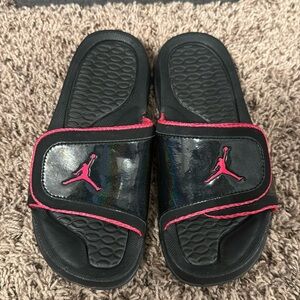 Girls 4Y Jordan Sandals